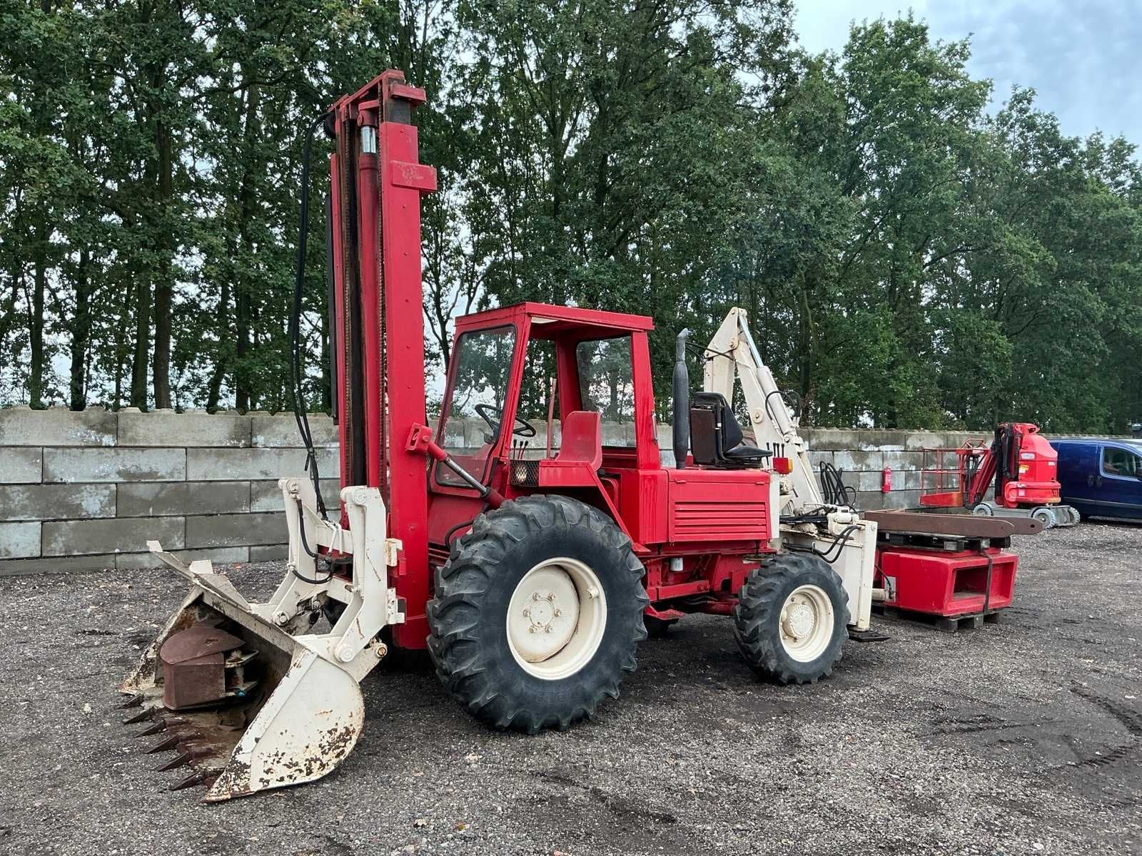 1979 Manitou Braud & Faucheux 4RM 30G Graaflaadmachine/Heftr, Graaflaadcombinatie
