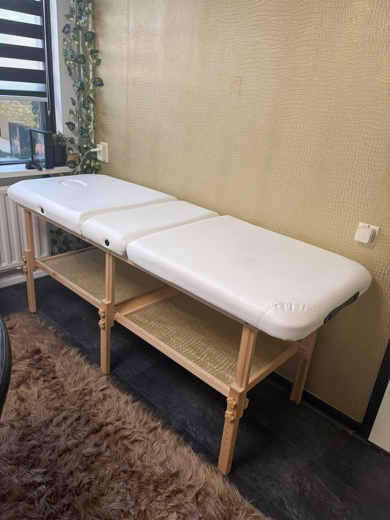 Verstelbare massagetafel/behandelbank, Ophalen, Zo goed als nieuw, Massagetafel
