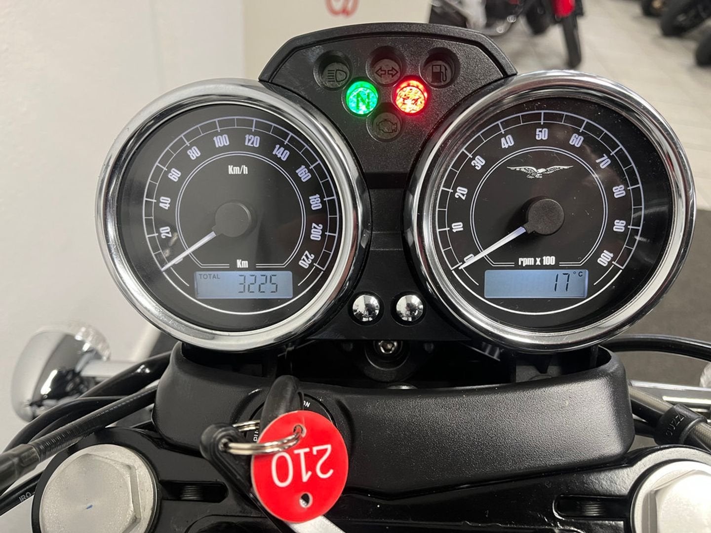 ️Hele mooie Moto Guzzi V7 V 7 (bj 2008)️, Motoren, 700 cc, 2 cilinders, Moto Guzzi, Motorrijbewijs A