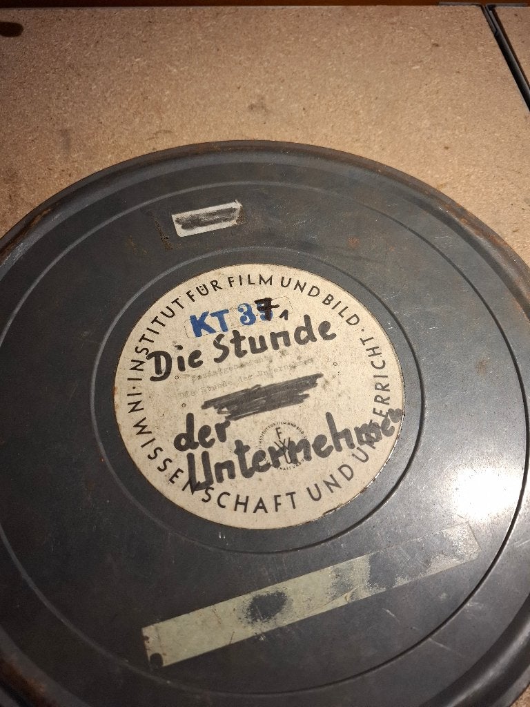 16mm film over ondernemen, Audio, Tv en Foto, Filmrollen, Ophalen of Verzenden, 16mm film