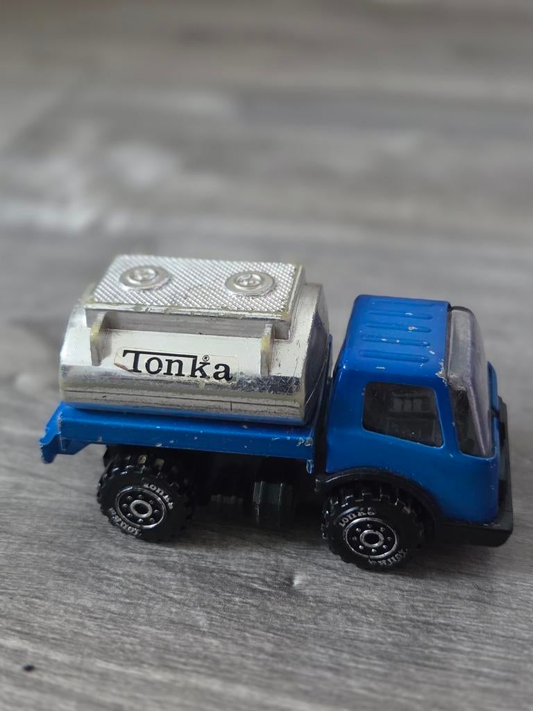 Tonka modelauto tankwagen - Made in Japan, Hobby en Vrije tijd, Modelauto's | Overige schalen, Gebruikt, Bus of Vrachtwagen, Ophalen of Verzenden