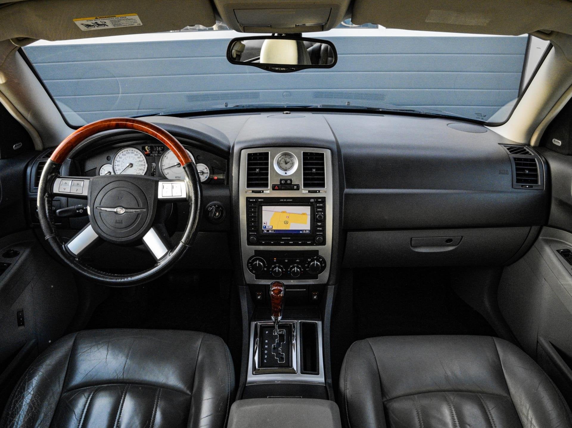 Chrysler 300C Touring 3.5 V6 | Leder | Xenon | Navi | Cruise, Auto's, Chrysler, Automaat, Gebruikt, Blauw, 1760 kg