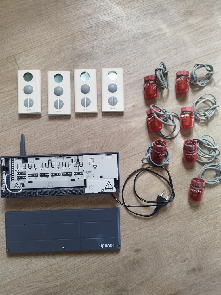 Uponor C-56 module met draadloze thermostaten, Ophalen of Verzenden