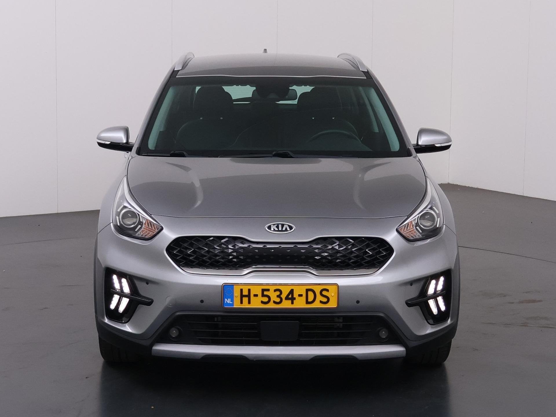 Foto 3 van Kia Niro 1.6 GDi Hybrid DynamicLine | Navigatie | Cruise Con