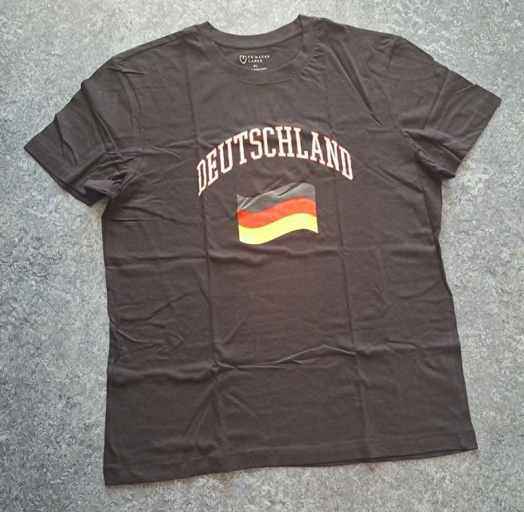 Te koop nieuw zwart T-shirt met print Deutschland (maat: XL), Zwart, Ophalen of Verzenden, Primark, Maat 56/58 (XL)