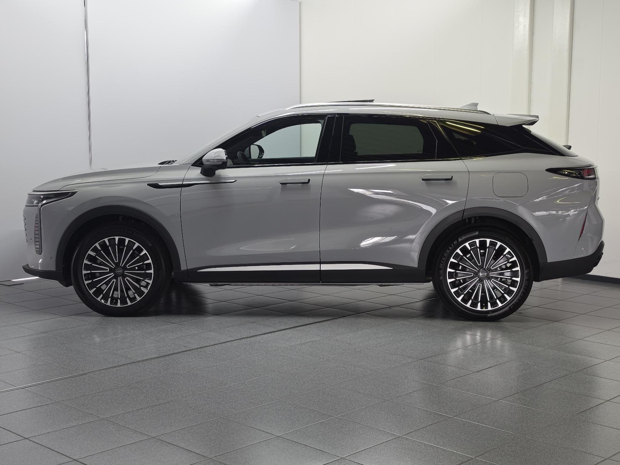 Omoda 9 1.5T-GDi SHS-P Premium Leder, massage, adaptive crui, Auto's, Automaat, 12 maanden, 537 pk, 4 cilinders