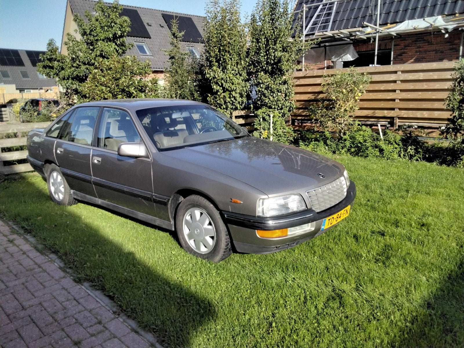 Opel Senator 3.0 I 1988 Champagne, Auto's, 707 kg, Achterwielaandrijving, 2969 cc, 1415 kg