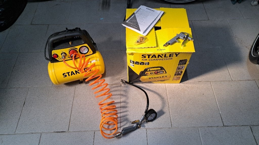 Compressor Stanley, Ophalen, 6 tot 10 bar, Zo goed als nieuw, Minder dan 200 liter/min