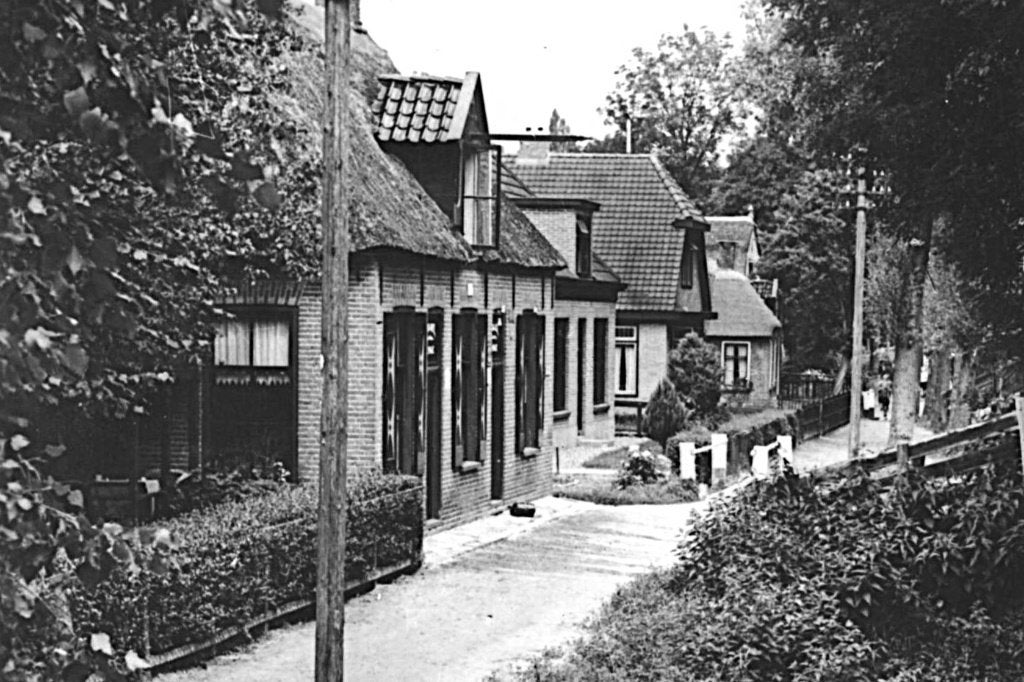 948963	Giethoorn	1954	 	Gelopen met postzegel, Ophalen of Verzenden, 1940 tot 1960, Gelopen, Overijssel