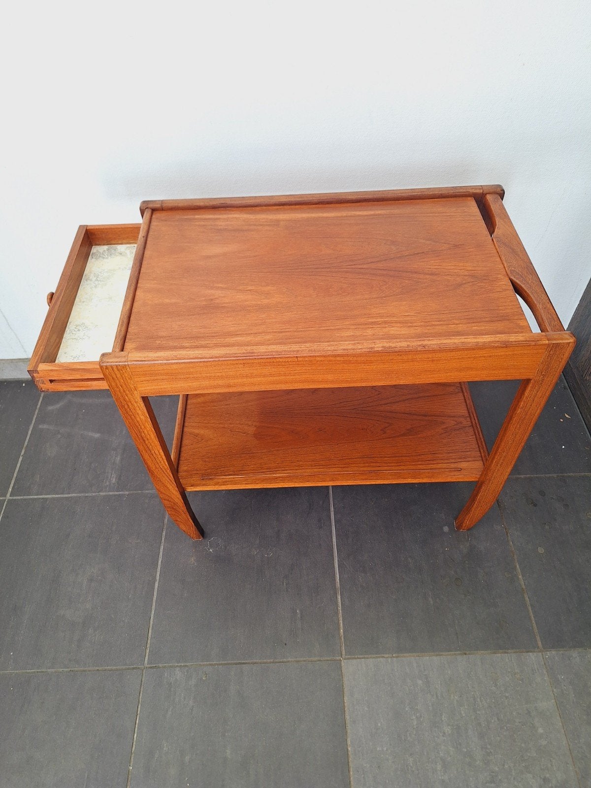 allerlei vintage klein meubelen tegen weggeef prijzen!!, Ophalen