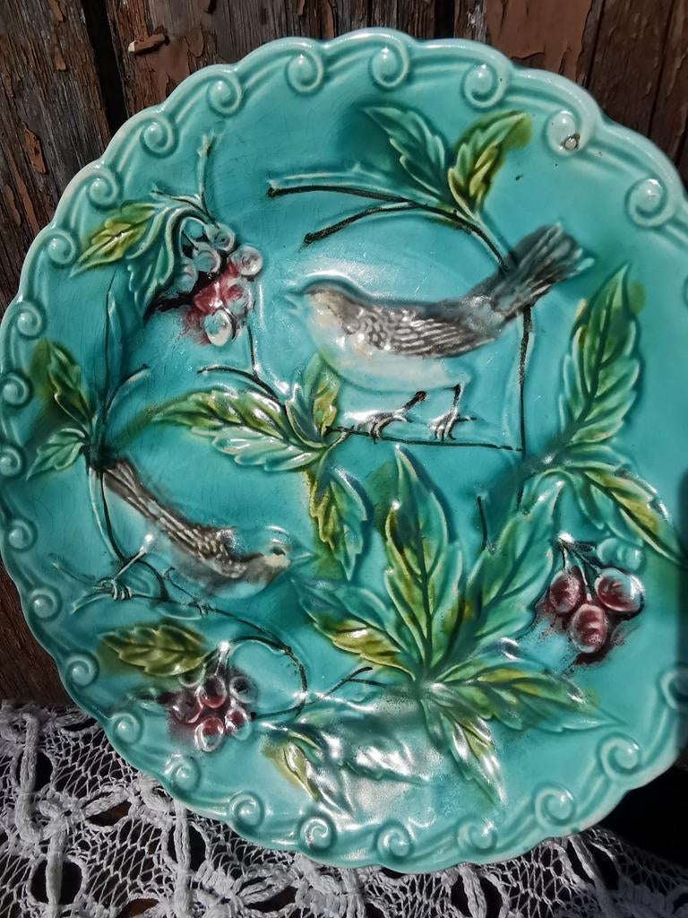 Barbotine bord met vogels izgst +-22cm Miekje, Ophalen of Verzenden