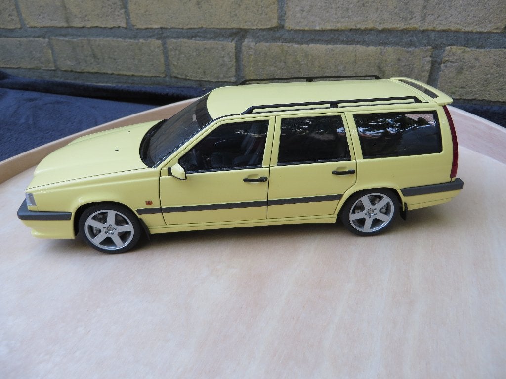 Autoart 1:18 Volvo 850 T-5R ESTATE Geel, Ophalen of Verzenden, Nieuw, Autoart
