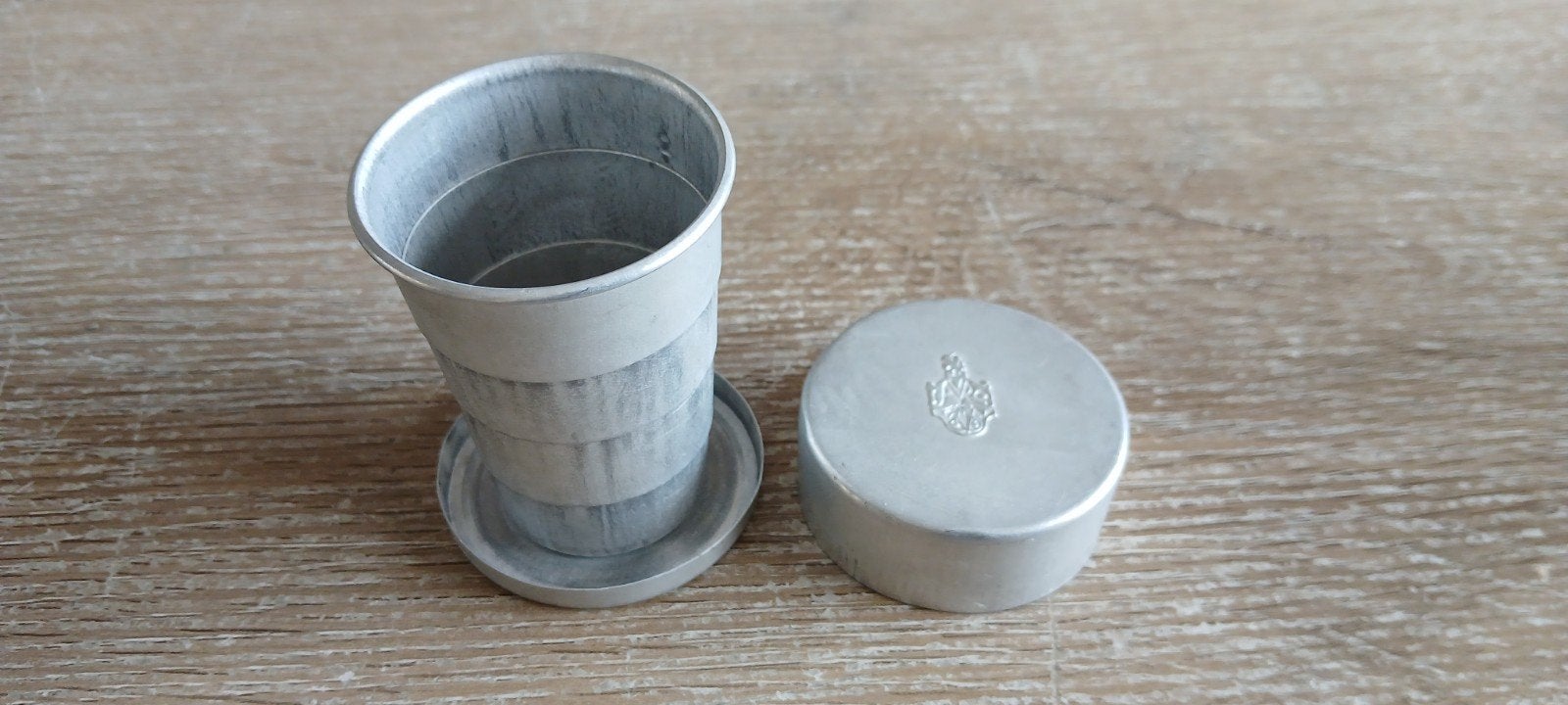 Avro gemerkt vintage aluminium vouwbeker telescoop beker, Antiek en Kunst, Ophalen of Verzenden