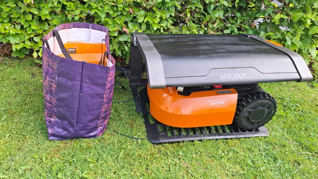 Complete Worx Landroid M Plus WR165E Robotmaaier met ACS, Ophalen, Cirkelmaaier, Gebruikt, Mulchfunctie