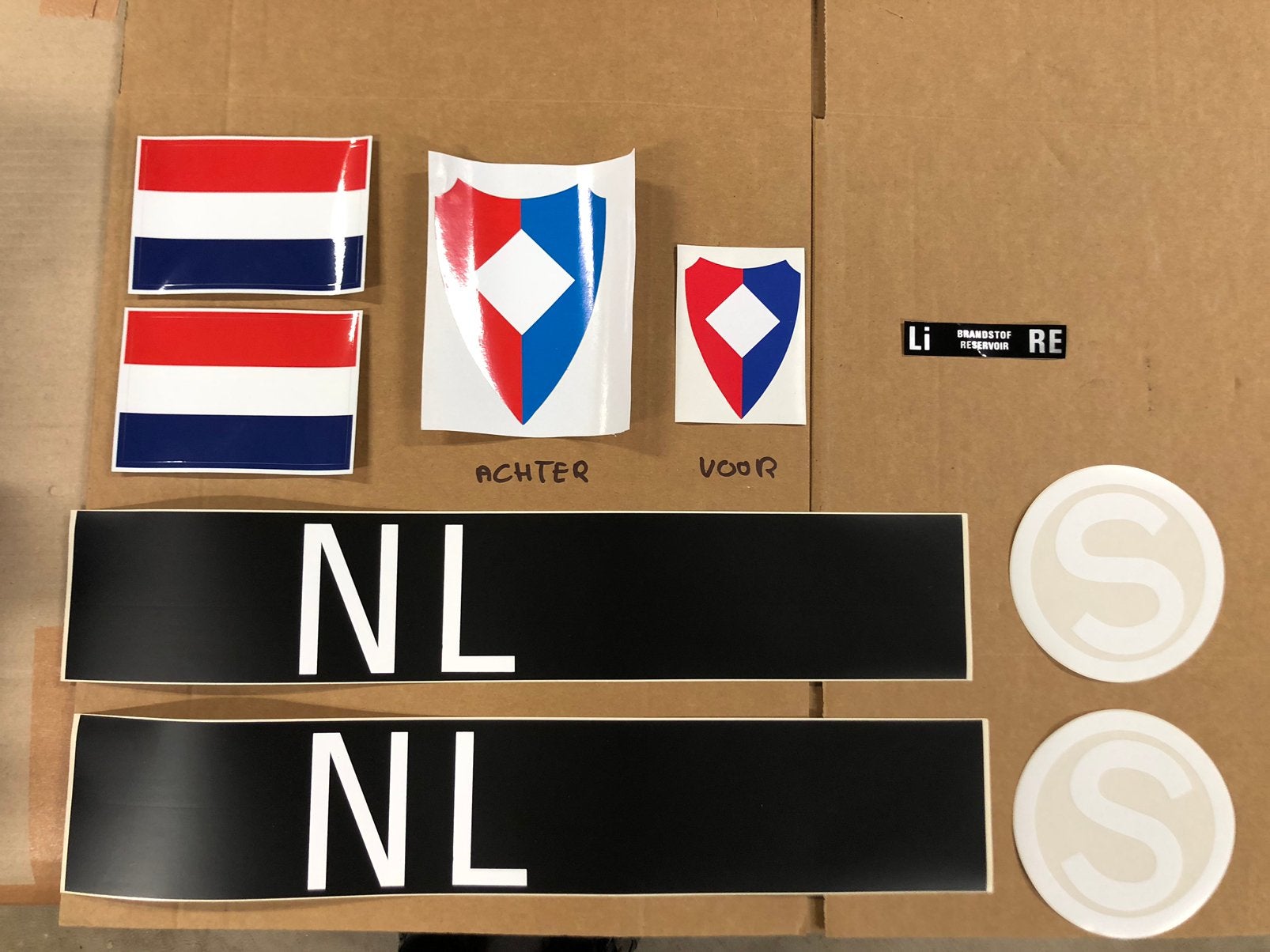 Land Rover Lightweight set voertuig stickers., Ophalen of Verzenden, Landmacht, Nederland, Embleem of Badge