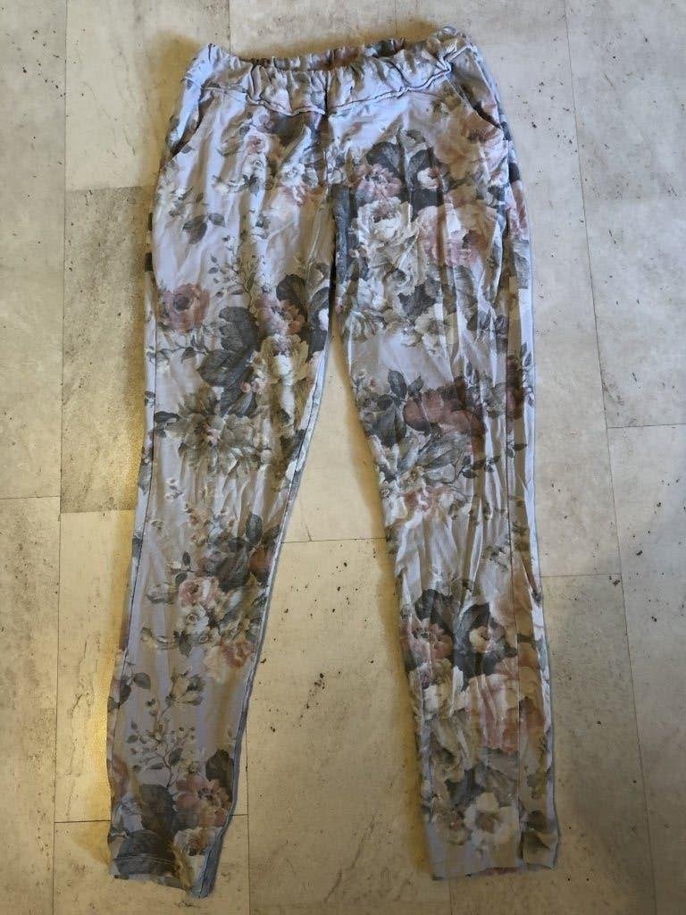 V) CC7 licht grijs gebloemde broek S/M, Maat 38/40 (M), Overige kleuren, Verzenden, Zo goed als nieuw