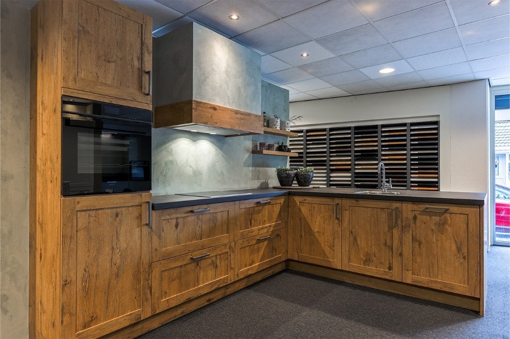 Showroom keuken: Stoer houten kader front, Huis en Inrichting, Ophalen, Nieuw, Enkelwandige keuken, Overige kleuren