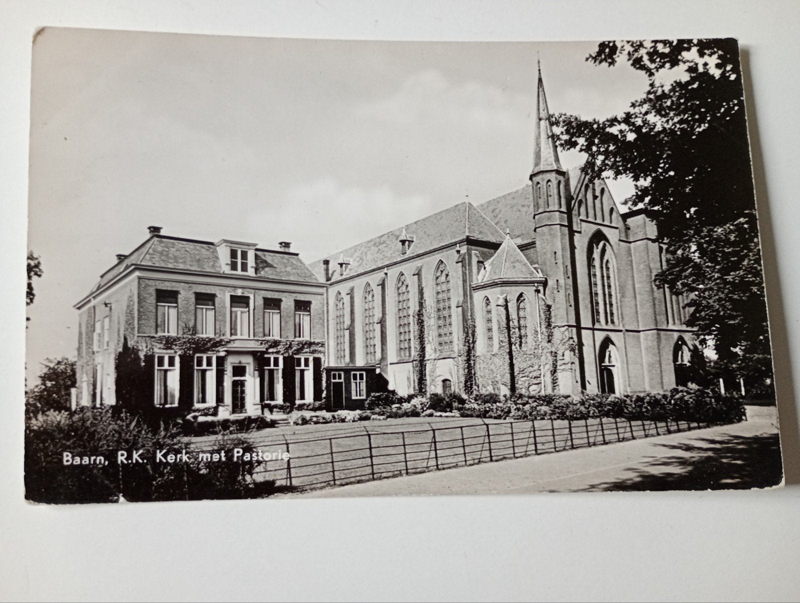 Baarn Kerk met Pastorie, Ophalen of Verzenden, 1940 tot 1960, Ongelopen, Utrecht