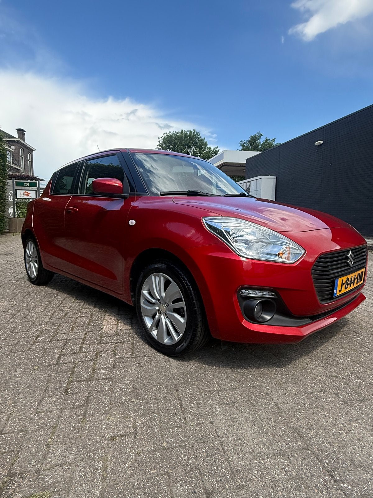 Suzuki Swift 1.2 Dualjet 90pk Smart Hybrid S&S 2020 Rood, Auto's, Suzuki, Bedrijf, Swift, Hybride Elektrisch/Benzine, A, Hatchback