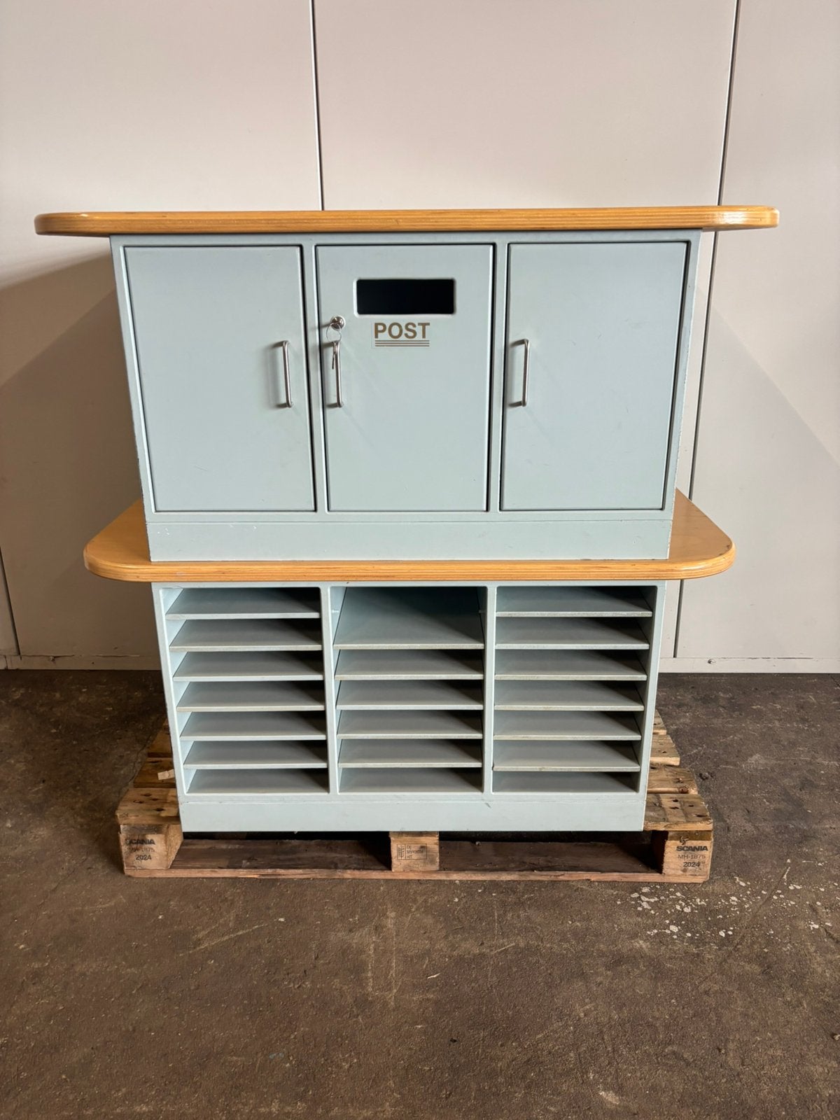 Postvak kast / kast / dressoir / magazijnkast /werktafel, Huis en Inrichting, Kasten | Overige, Ophalen, Gebruikt, ., .