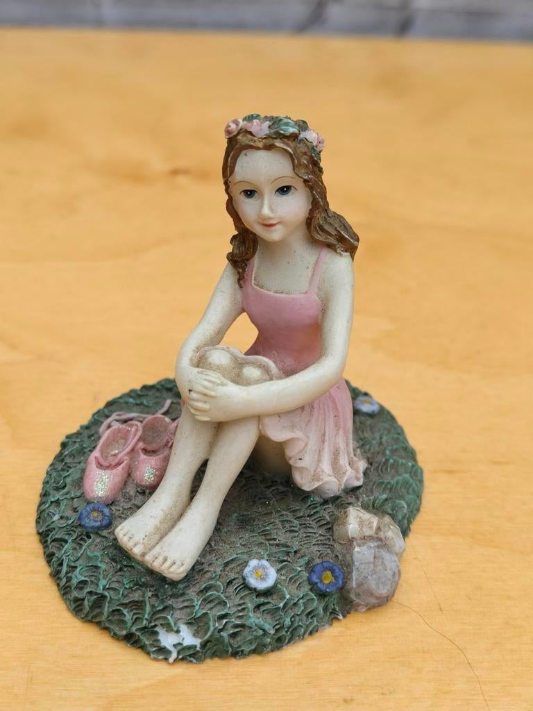 Beeldje zittende vrouw., Ophalen of Verzenden, Zo goed als nieuw, Mens