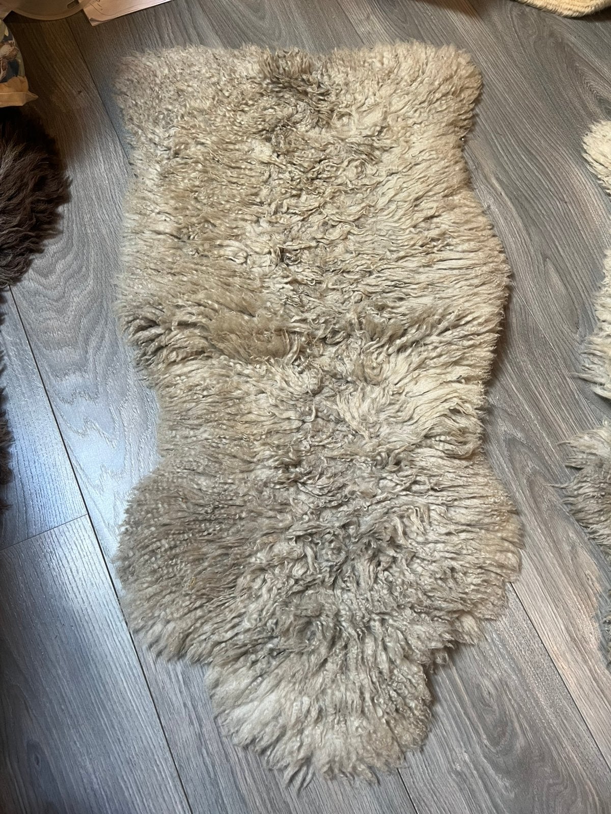 Vintage klein schapenvachtje vachtje vloerkleedje kleedje, Huis en Inrichting, Stoffering | Tapijten en Kleden, Gebruikt, 50 tot 100 cm