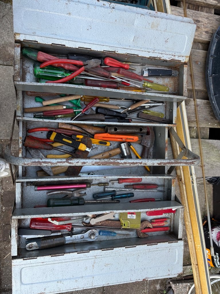 gereedschapskist met gereedschap, Ophalen, Gebruikt