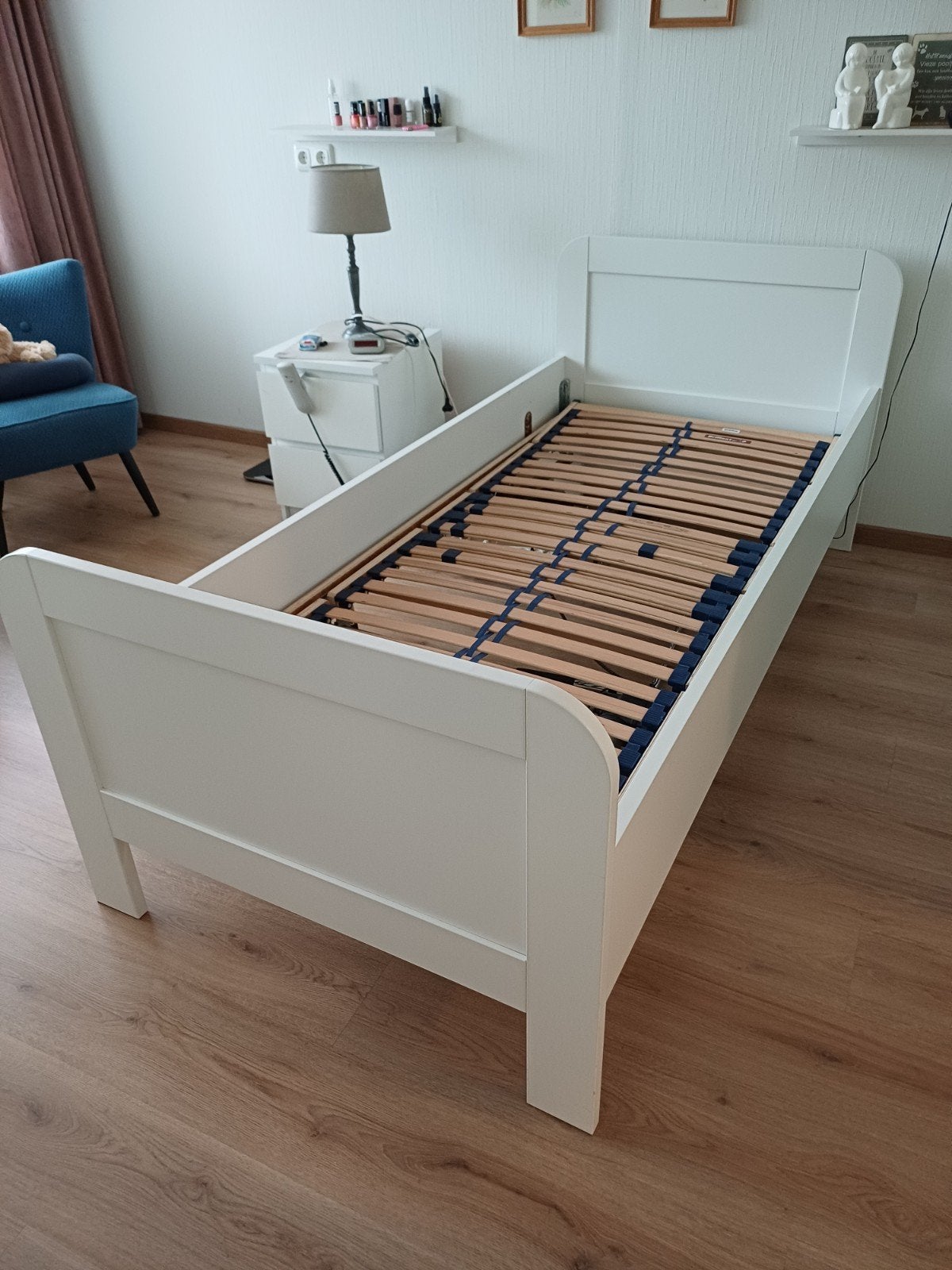 Seniorenbed met elektrisch verstelbare lattenbodem. 90x200, Huis en Inrichting, Slaapkamer | Bedden, Ophalen, 90 cm, Eenpersoons