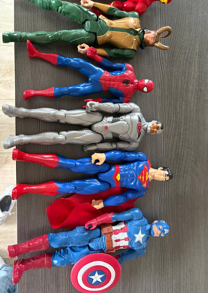 14 actiefiguren oa Marvel, Kinderen en Baby's, Speelgoed | Actiefiguren, Ophalen of Verzenden, Zo goed als nieuw