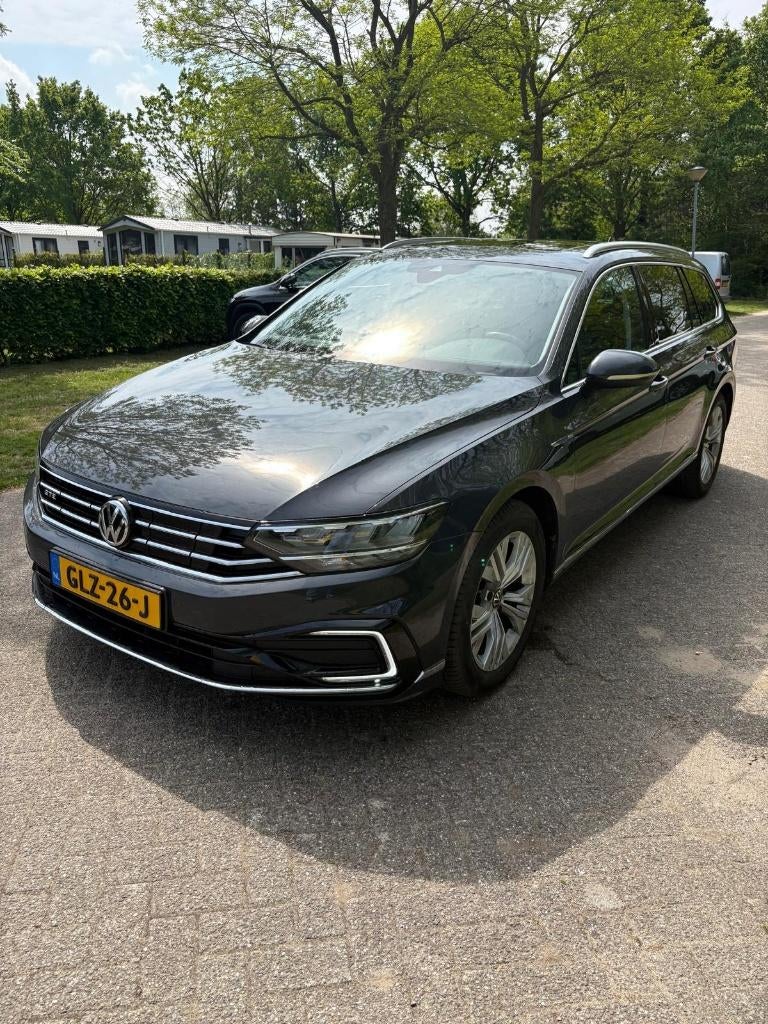 Volkswagen Passat GTE Variant DSG PHEV Business | Dealer OH, Leder en Stof, Plug-in hybride, Passat, 750 kg