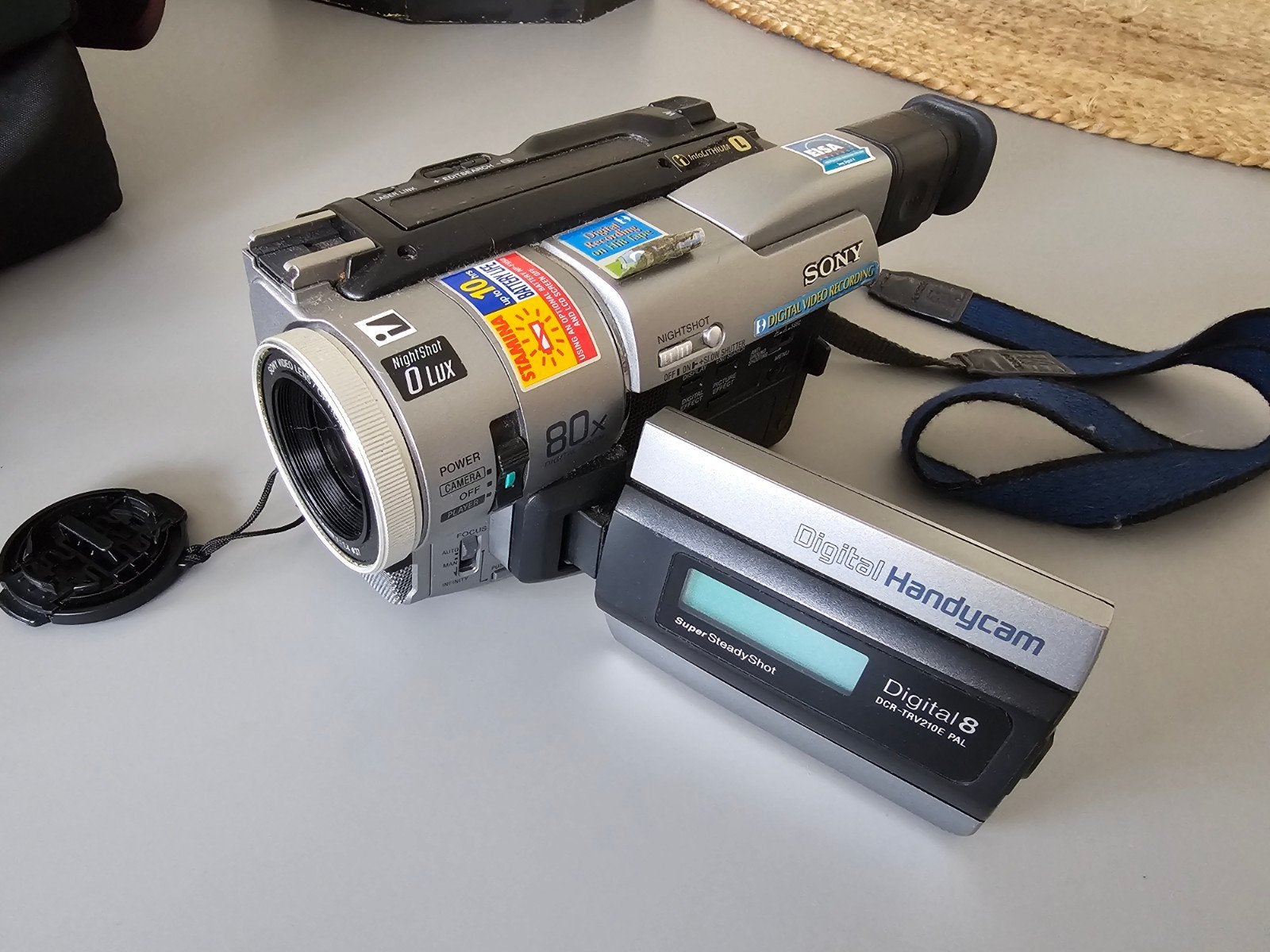 Sony Digital Handycam DCR-TRV210E - Complete set