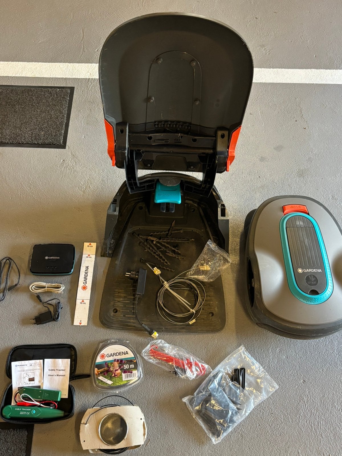 Te koop Gardena smart Sileno life 1250 met garage., Tuin en Terras, Ophalen, Gebruikt, 20 tot 25 cm, Bestuurbaar via app