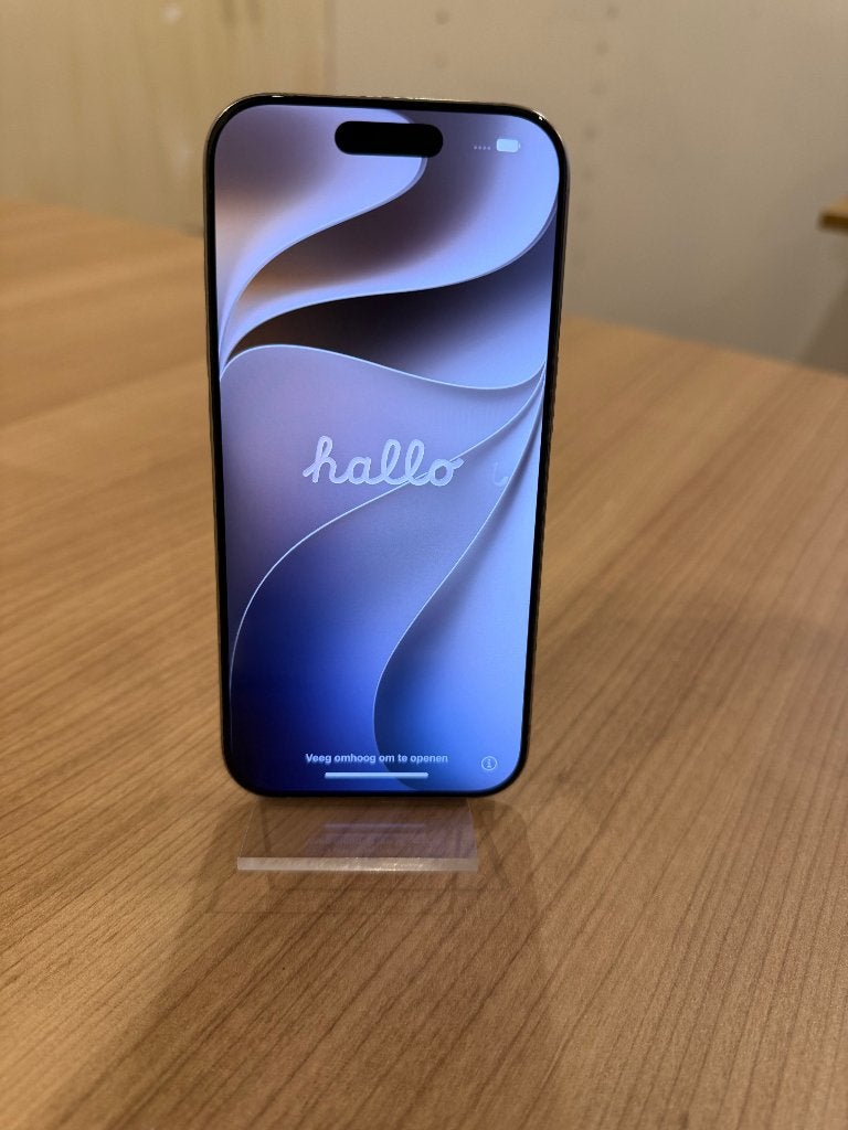 Apple iPhone 16 Pro 128GB Grijs - 2e hands - Accu 95%, IPhone 16 Pro, Apple, Hollyhill Industrial Estate, Hollyhill, Ophalen of Verzenden