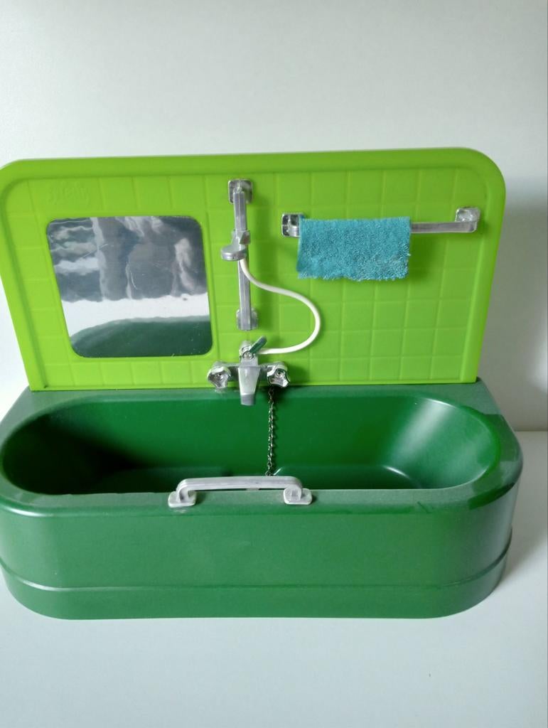 Vintage Barbie badkuip met accessoires, Ophalen of Verzenden, Gebruikt, Barbie