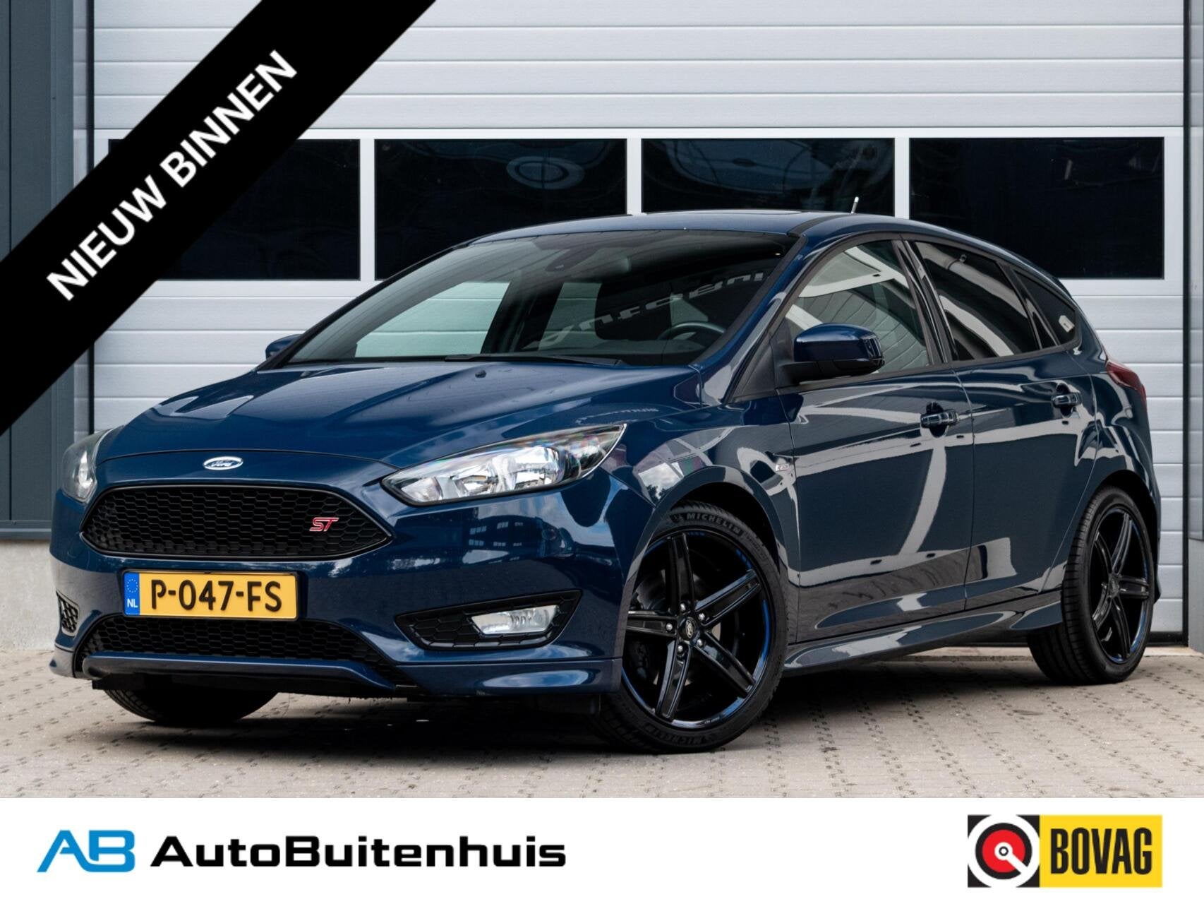 Ford Focus 1.5 ST-Line |PANO|CRUISE|KEYLESS START|18" OXIGIN, 4 cilinders, Blauw, Bedrijf, Handgeschakeld