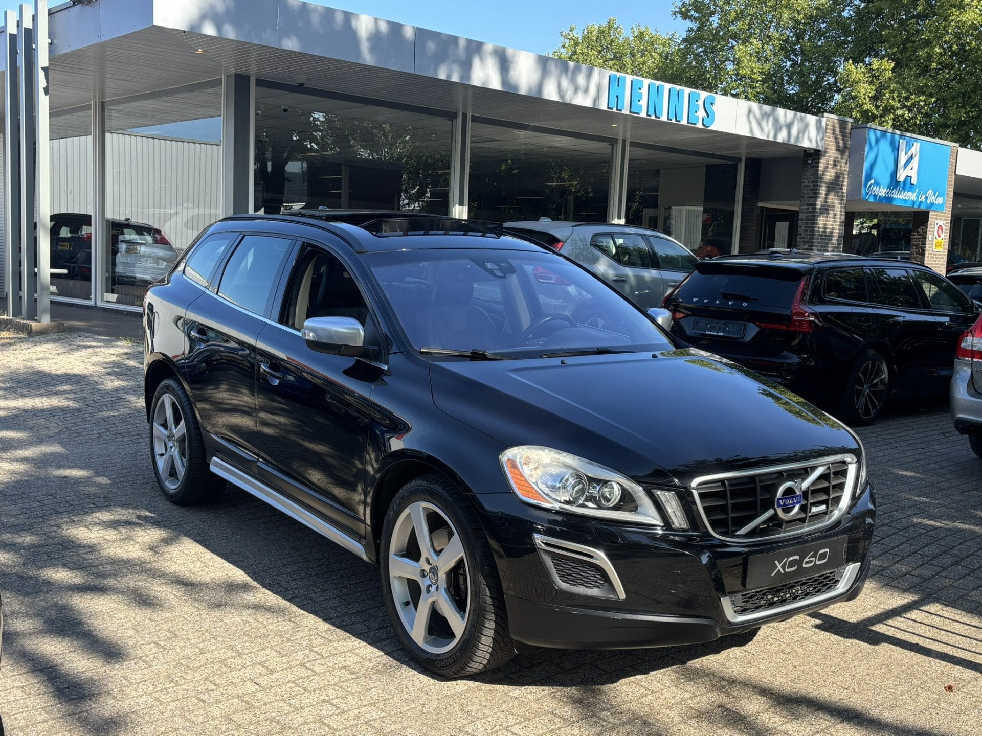Volvo XC60 3.0 T6 AWD R-Design Panoramadak https://wheelerde, Auto's, Volvo, Automaat, Euro 5, Gebruikt, 2953 cc