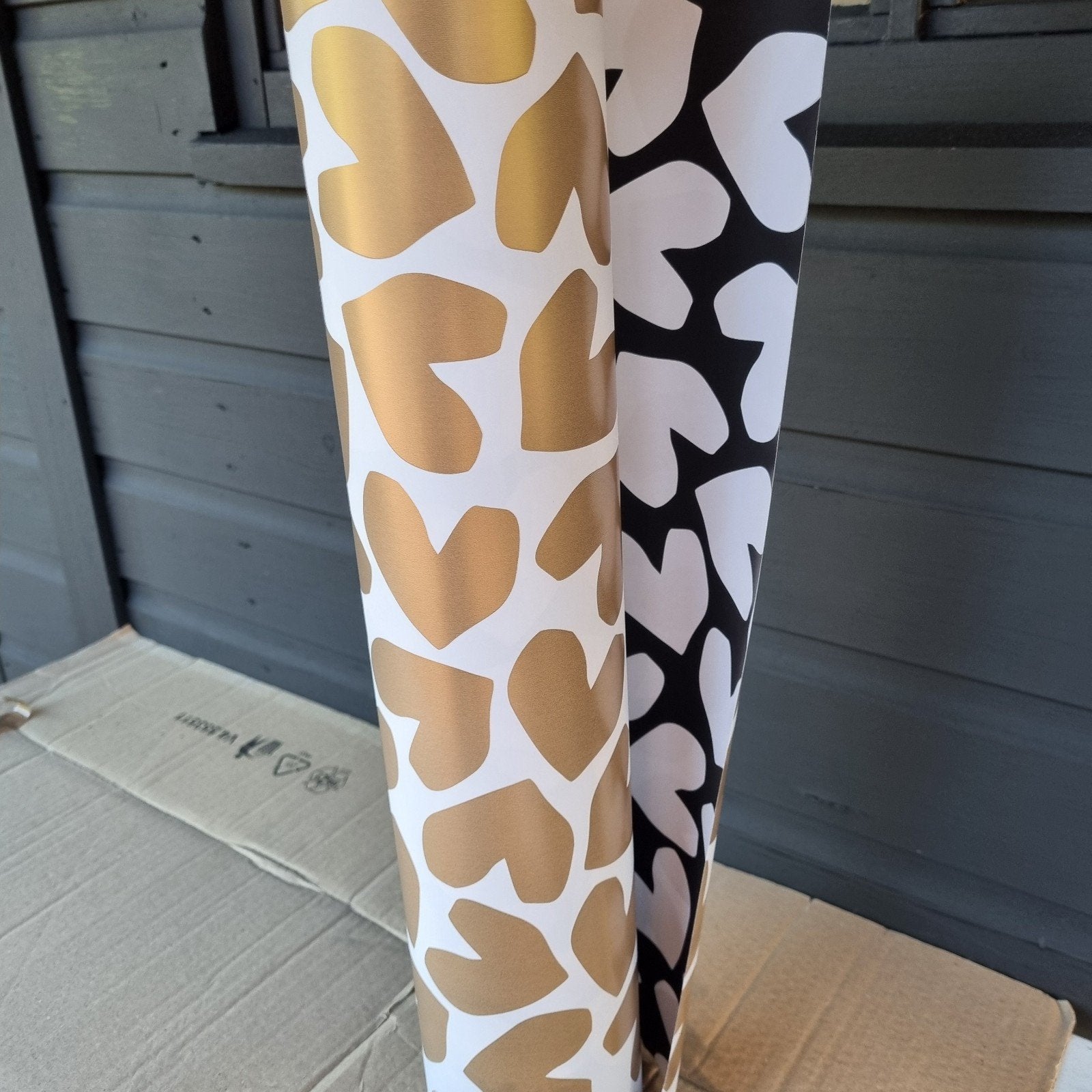 Toonbankrol harten cadeaupapier rol winkelrol 50cm hartjes, Diversen, Verzenden, Nieuw