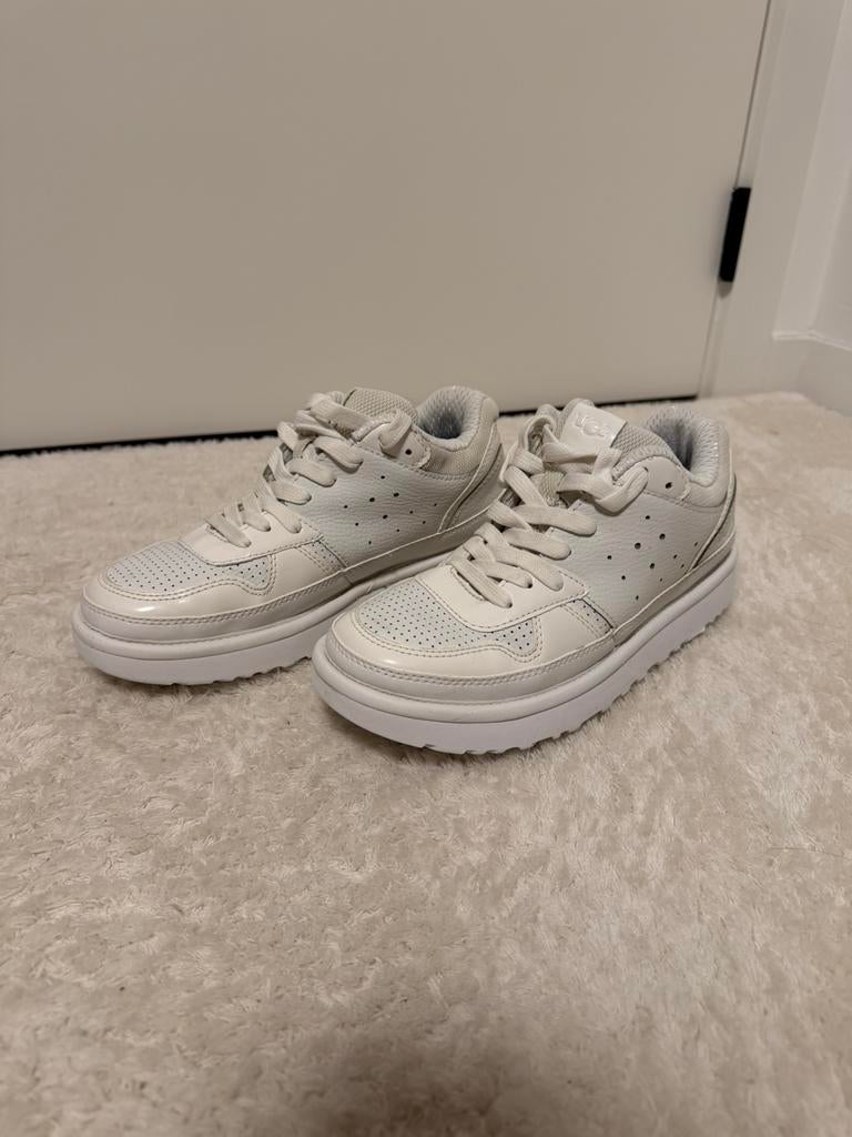 Ugg Schoenen Maat 39 - Zo Goed Als Nieuw, Wit, Ophalen of Verzenden, Sneakers of Gympen, Zo goed als nieuw