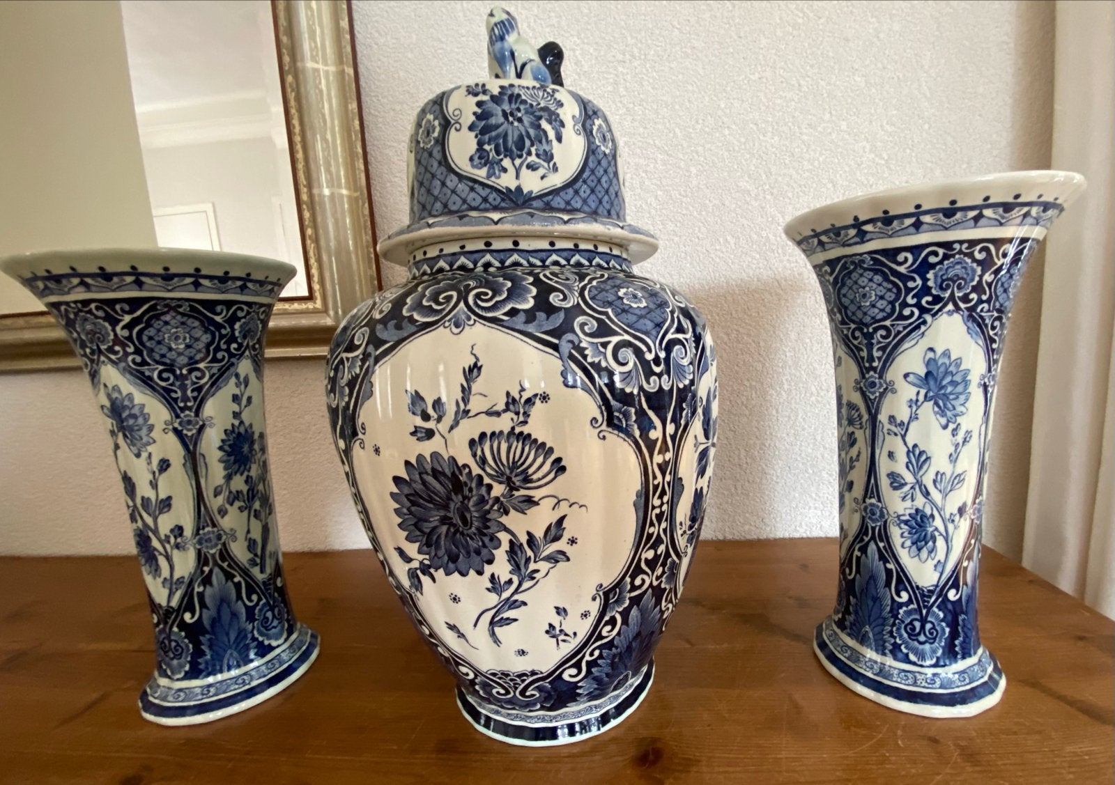 Prachtige Delfts Blauwe Set: Pot met Deksel en 2 Vazen, Antiek en Kunst, Ophalen