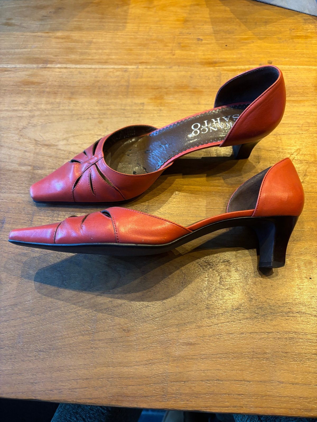 Franco Sarto Pumps - Rood leer met cut-outs, Ophalen of Verzenden, Gedragen, Rood, Pumps