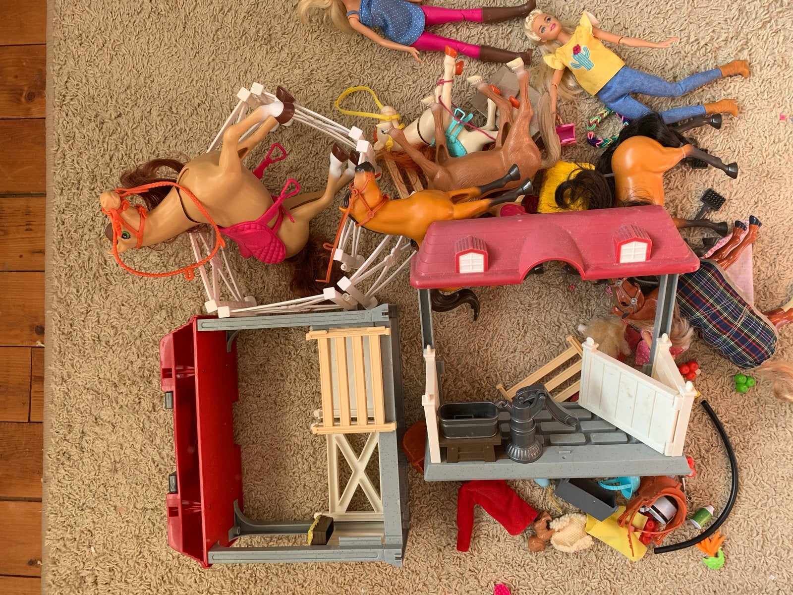 Barbie paarden set met stal en accessoires, Ophalen, Gebruikt, Meisje