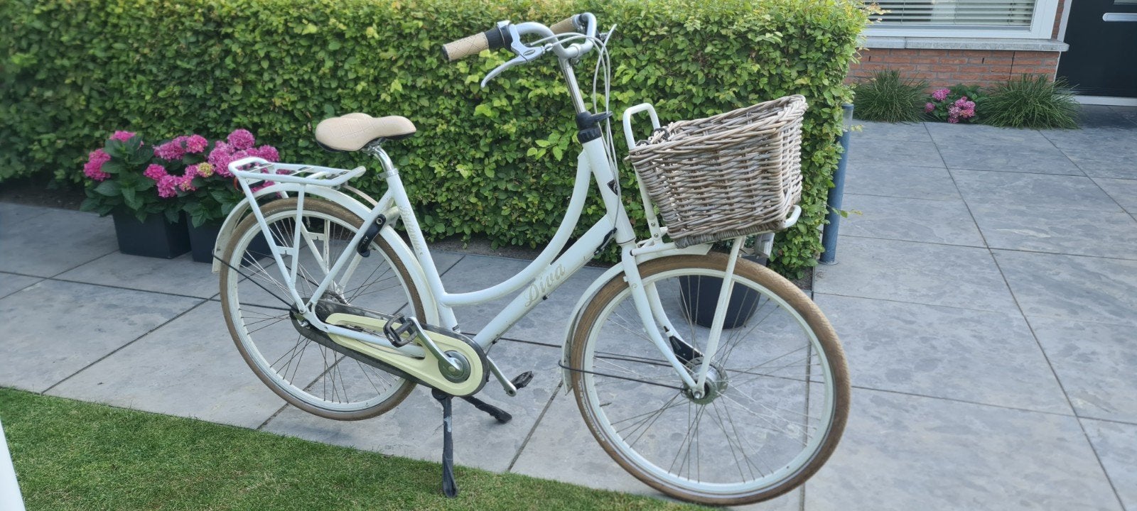 DIVA damesfiets met mandje, opknapper, 2 nieuwe banden en wa, Ophalen, Overige merken