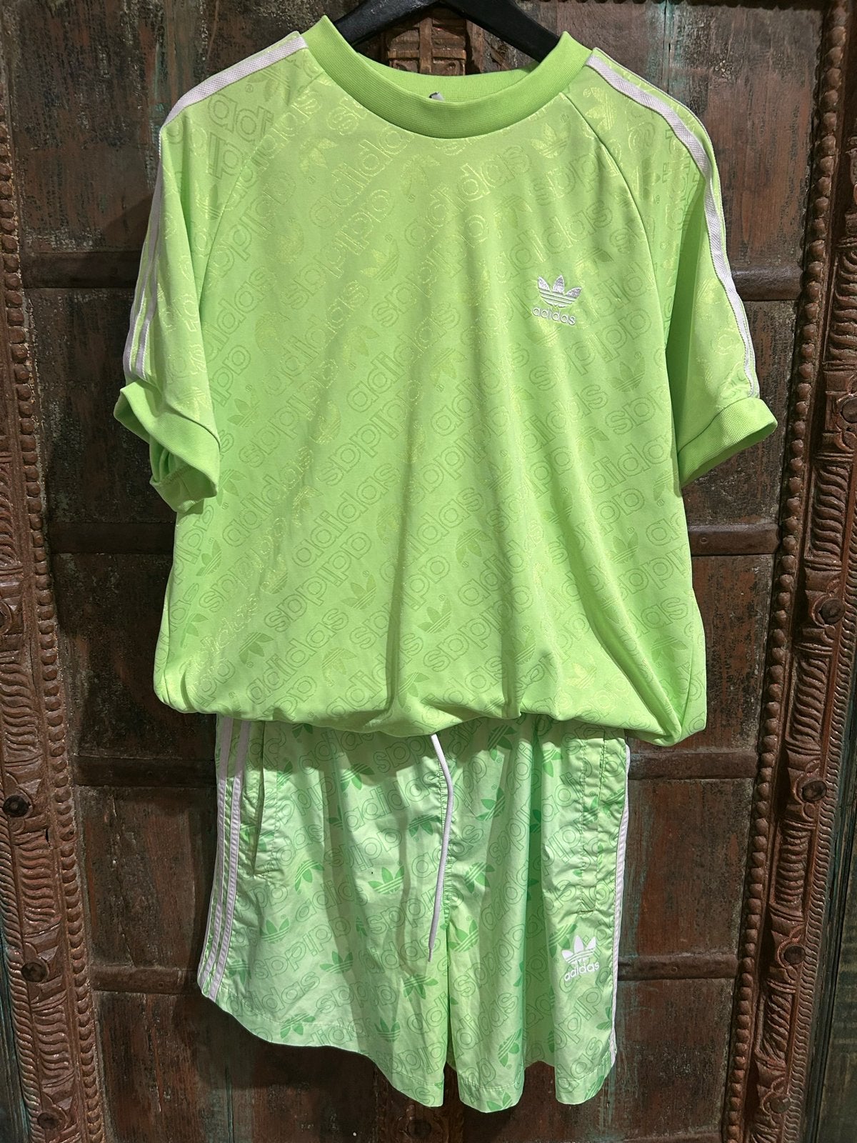 Adidas shirt (L) en broek (M) - Neon Groen, Ophalen of Verzenden, Gedragen, Groen