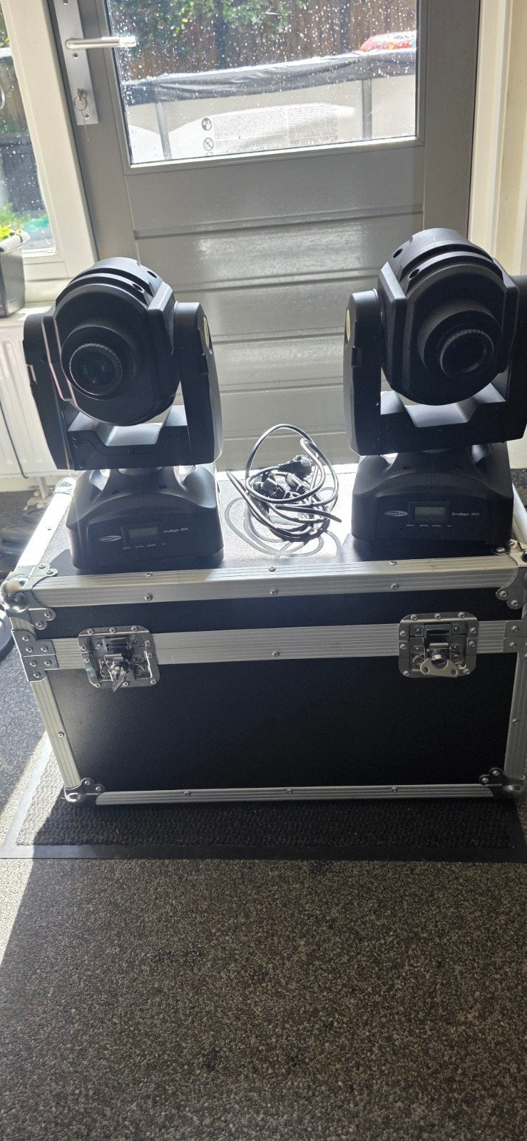 2x showtec indigo 150 moving heads inclusief flightcase, Muziek en Instrumenten, Ophalen of Verzenden, Zo goed als nieuw, Licht