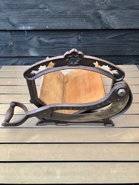 Gietijzeren (guillotine) broodsnijder, Ophalen of Verzenden