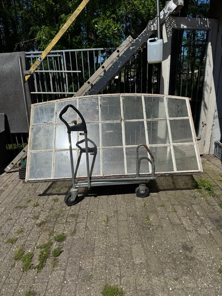 2 Gietijzeren ramen 200x110 cm - Authentiek en robuust, Gevelraam of Ruit, Gebruikt, 80 tot 120 cm, Ophalen of Verzenden