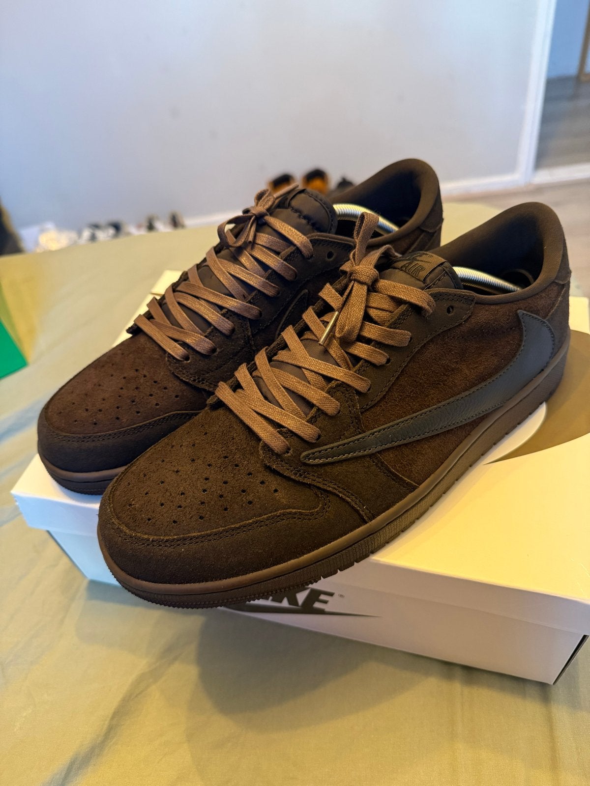 Nike Air Jordan 1 Low Travis Scott Reverse Mocha, Ophalen of Verzenden, Nieuw, Bruin, Sneakers of Gympen