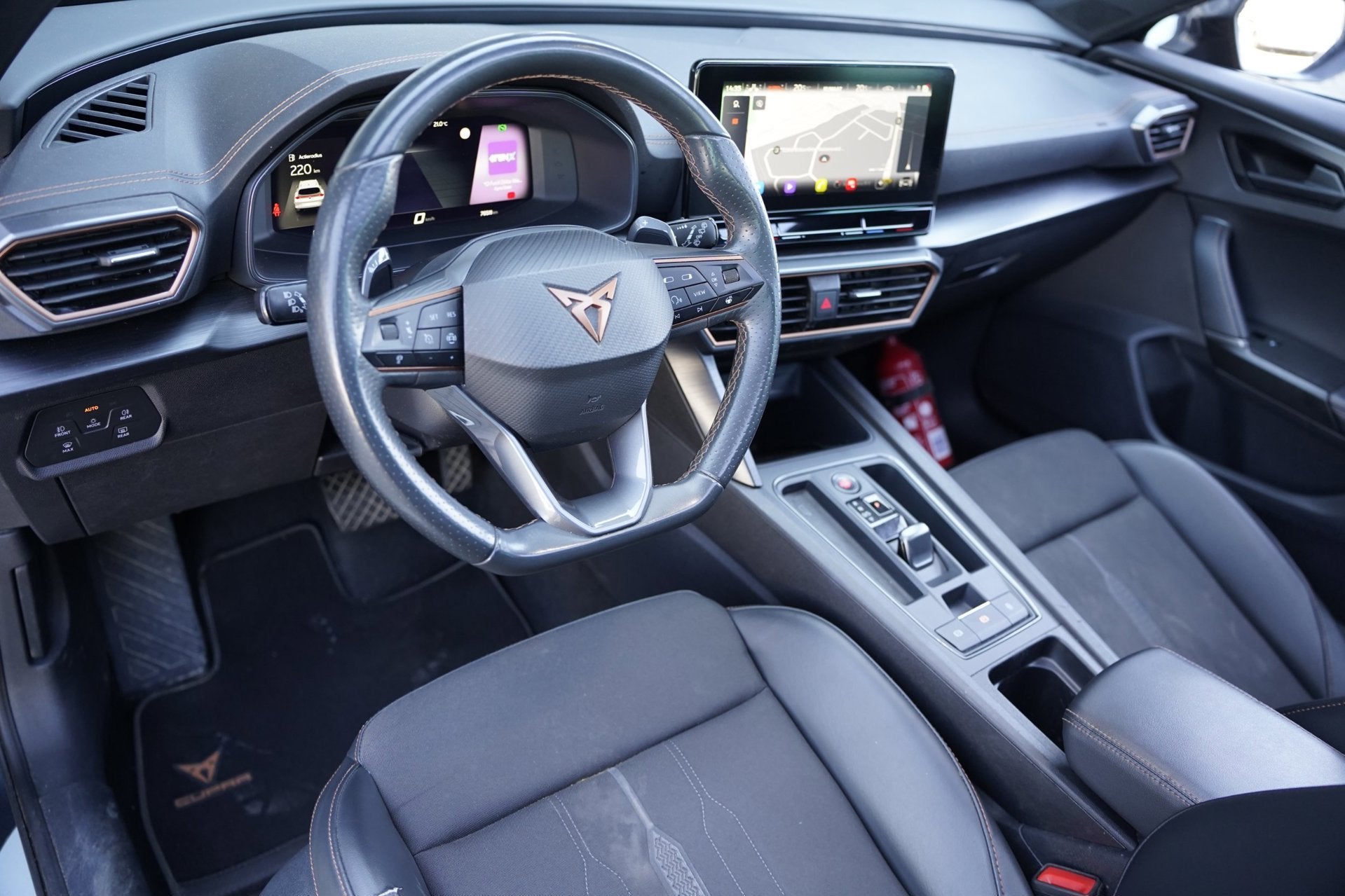 CUPRA Formentor 1.5 TSI 150PK DSG Pano Led Navi Cam Keyless, Auto's, Cupra, Dealer onderhouden, Zwart, Leder en Stof, Origineel Nederlands