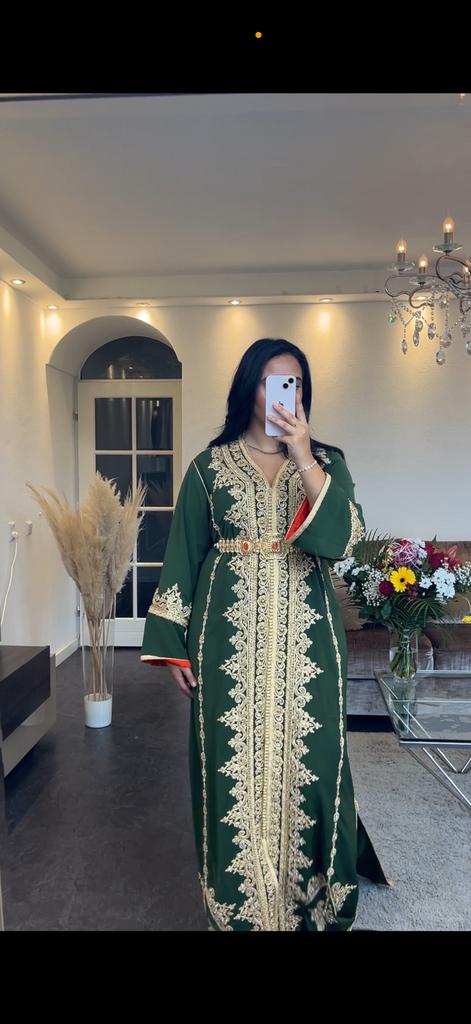 TE HUUR  Takchita / Takshita Marokkaanse Caftan / Kaftan, Ophalen of Verzenden, Zo goed als nieuw