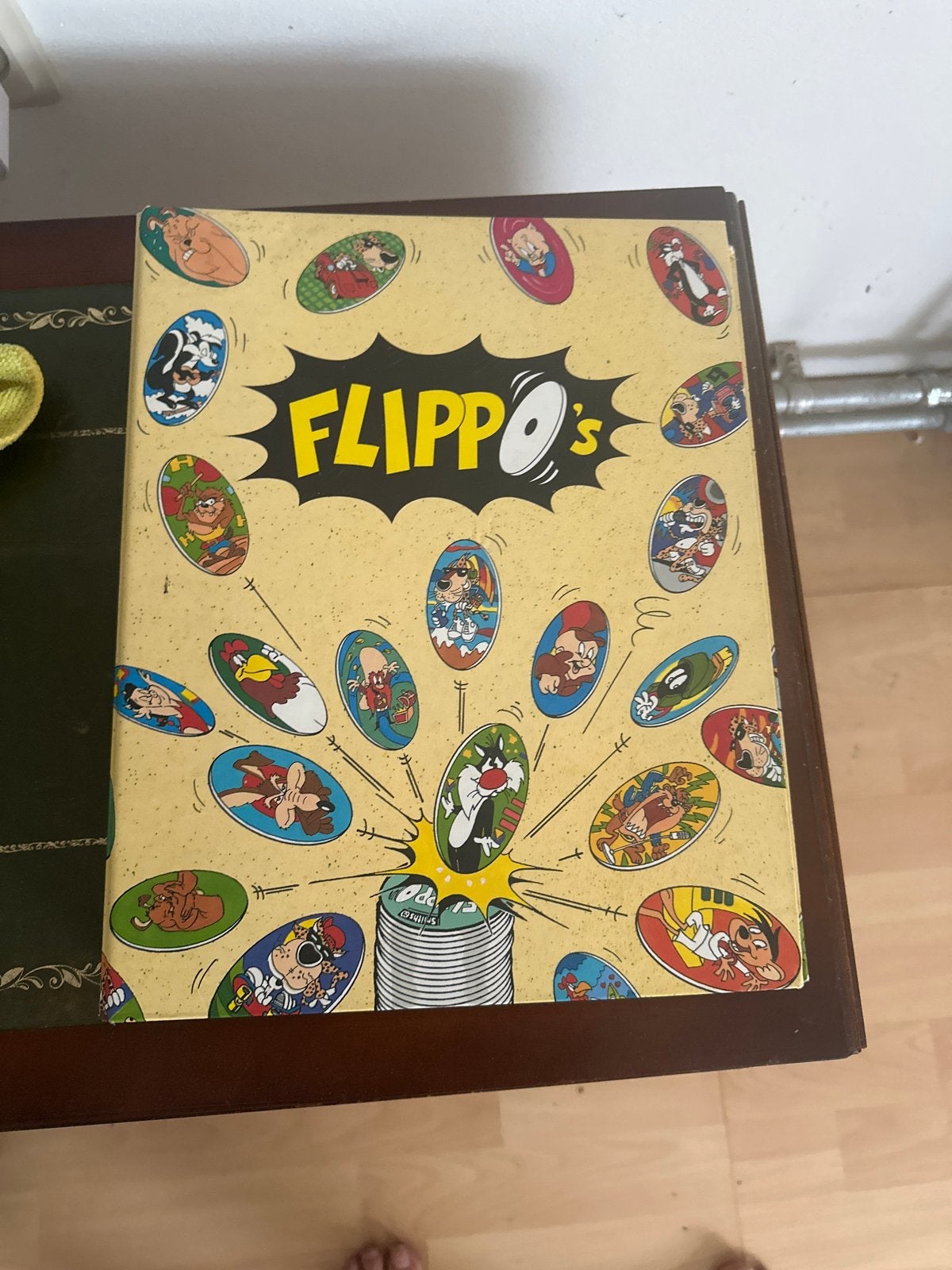 Map vol Flippo's - Diverse series, Verzamelen, Flippo's, Ophalen, Looney Tunes, Verzameling, Met verzamelmap(pen)